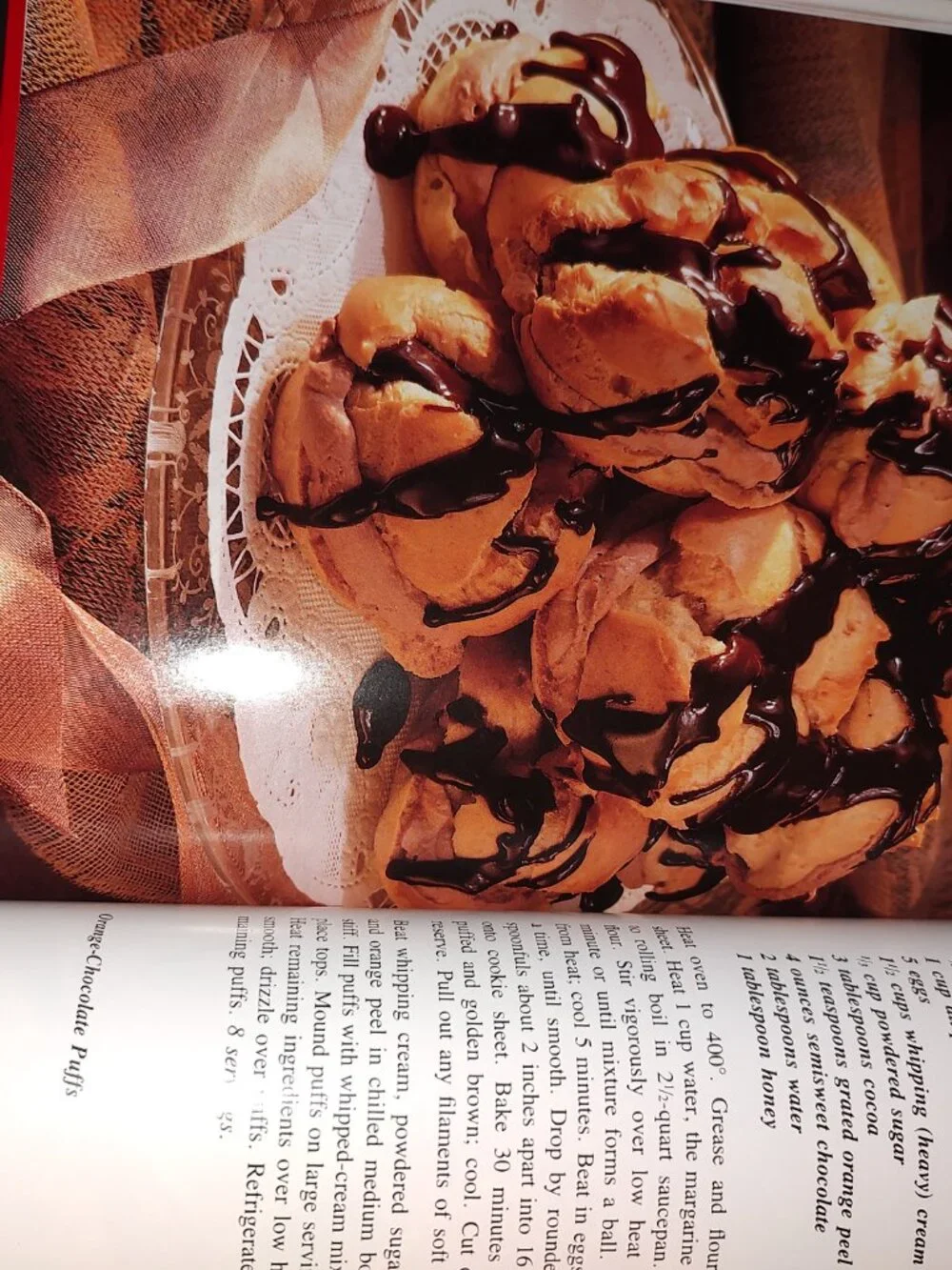BETTY CROCKER'S EVERYTHING CHOCOLATE COOKBOOK - EXCELLENT CONDITION NO FLAWS
